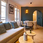 4 Guest - Hausmanian Flat Arc De Triomph